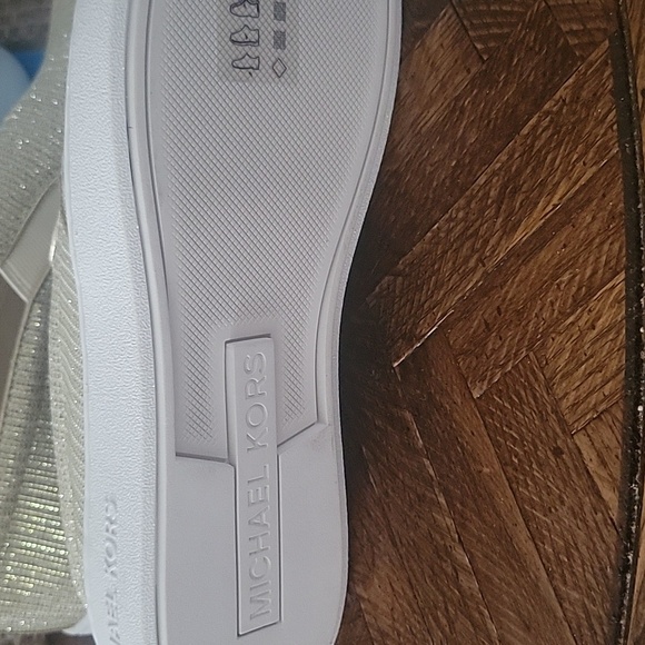 Michael Kors Sip-ons - Picture 3 of 4